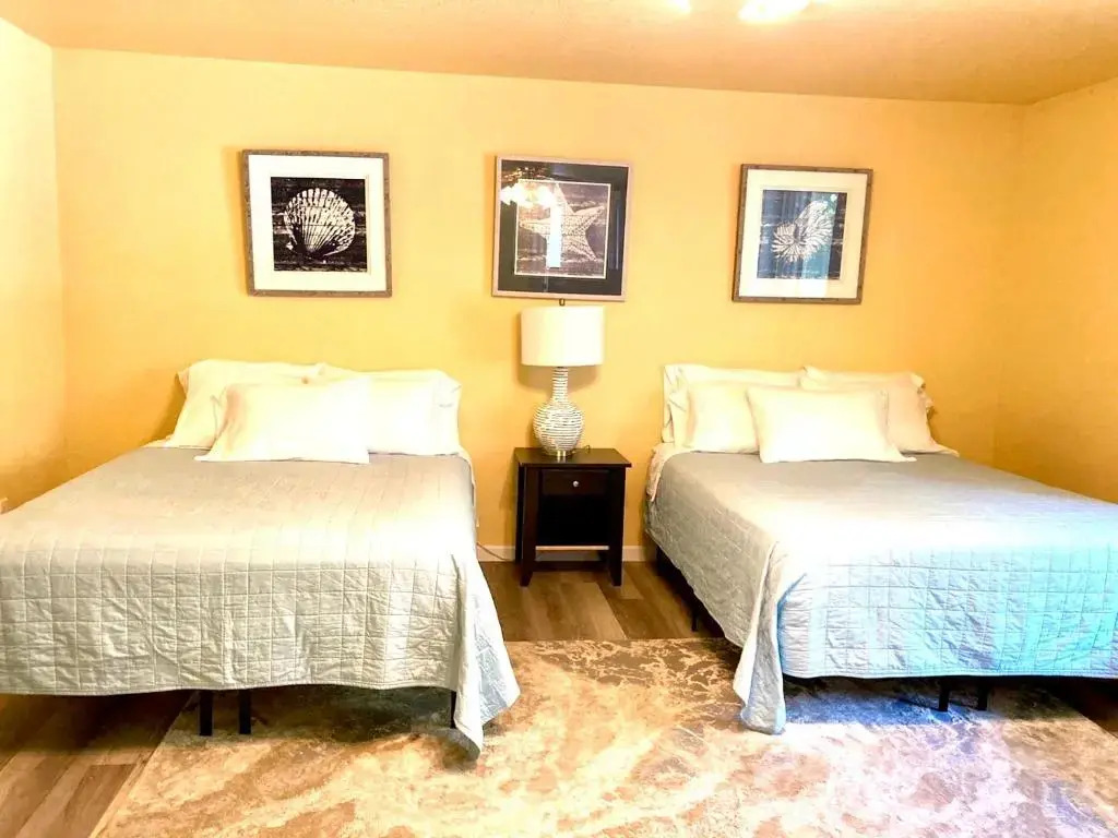 Spacious Resort Style Retreat Sleeps 20