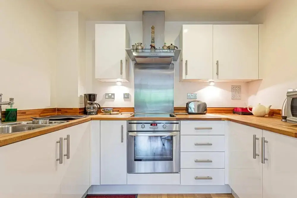 Bright 1 Bedroom Apartment Near London Bridge With Balcony