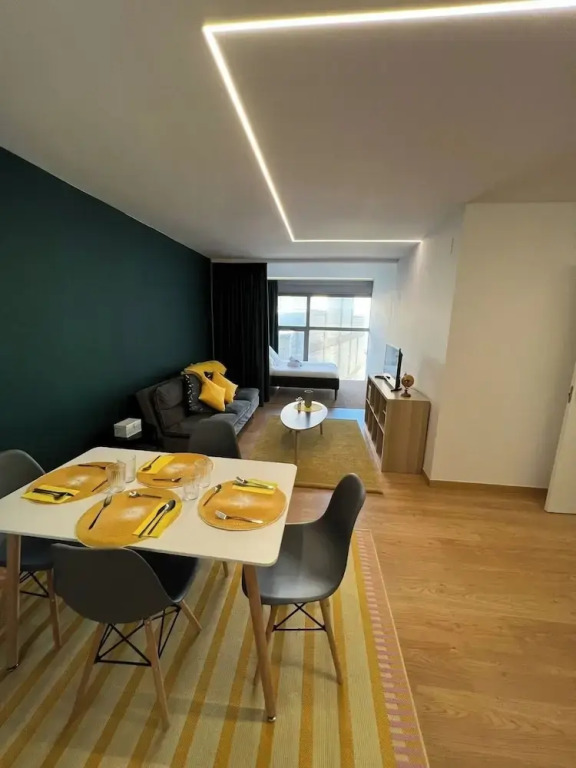 Modular Suites Alfonso Gómez