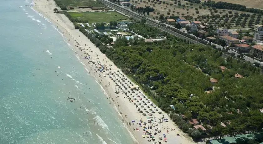 Pineto Beach Village & Camping