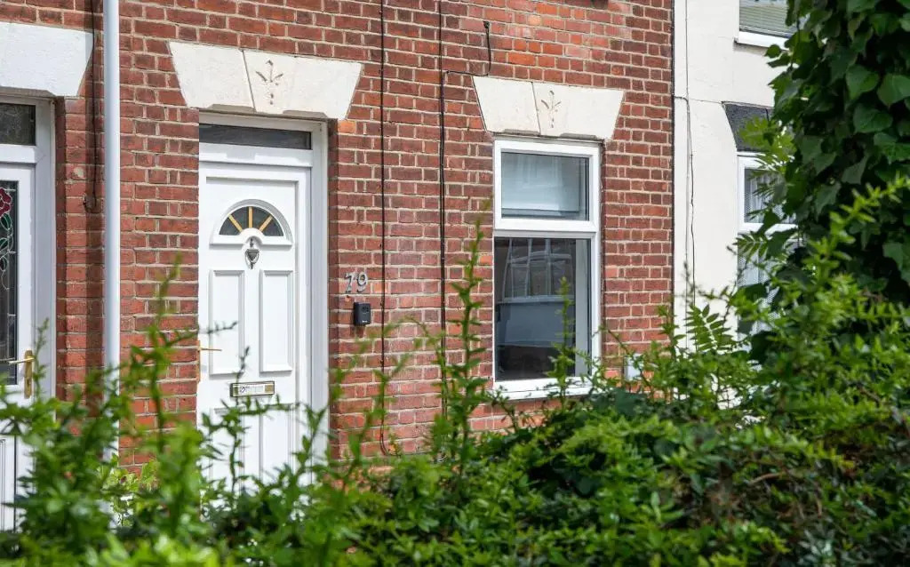 Bright 3 Bedroom Townhouse Near City Centre