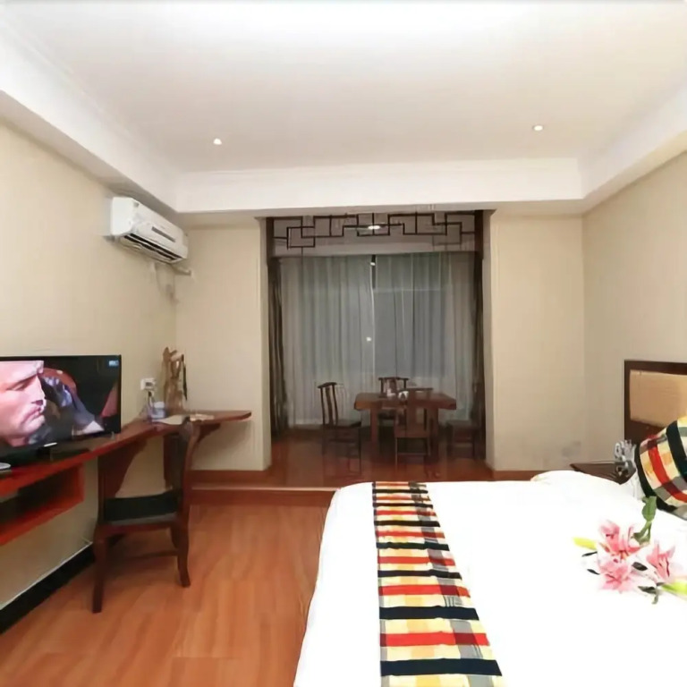 Tuwo Holiday Manor