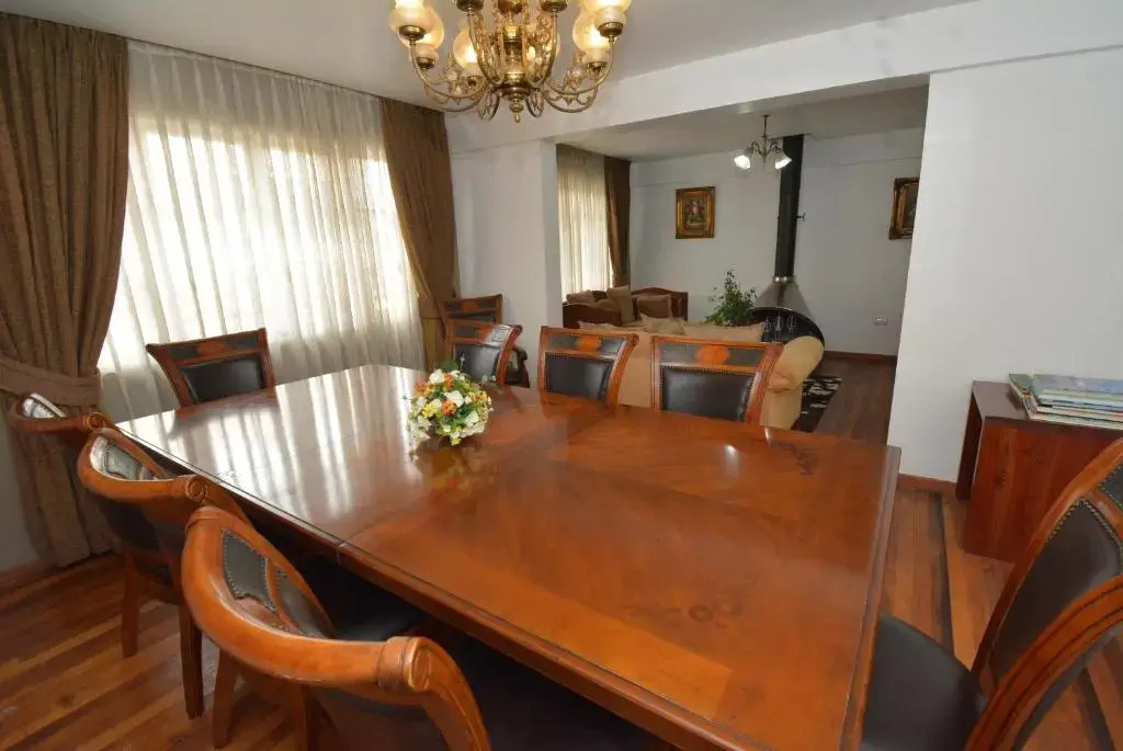 Hotel Duhatao Angol