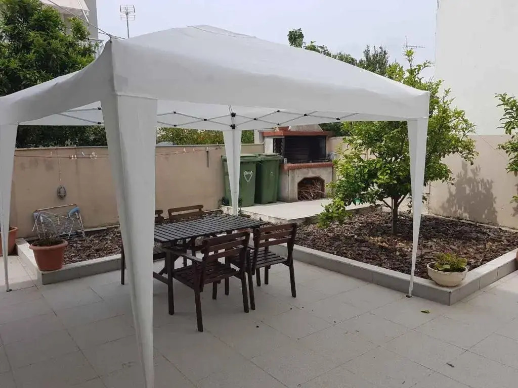 MangoSeaview Home1