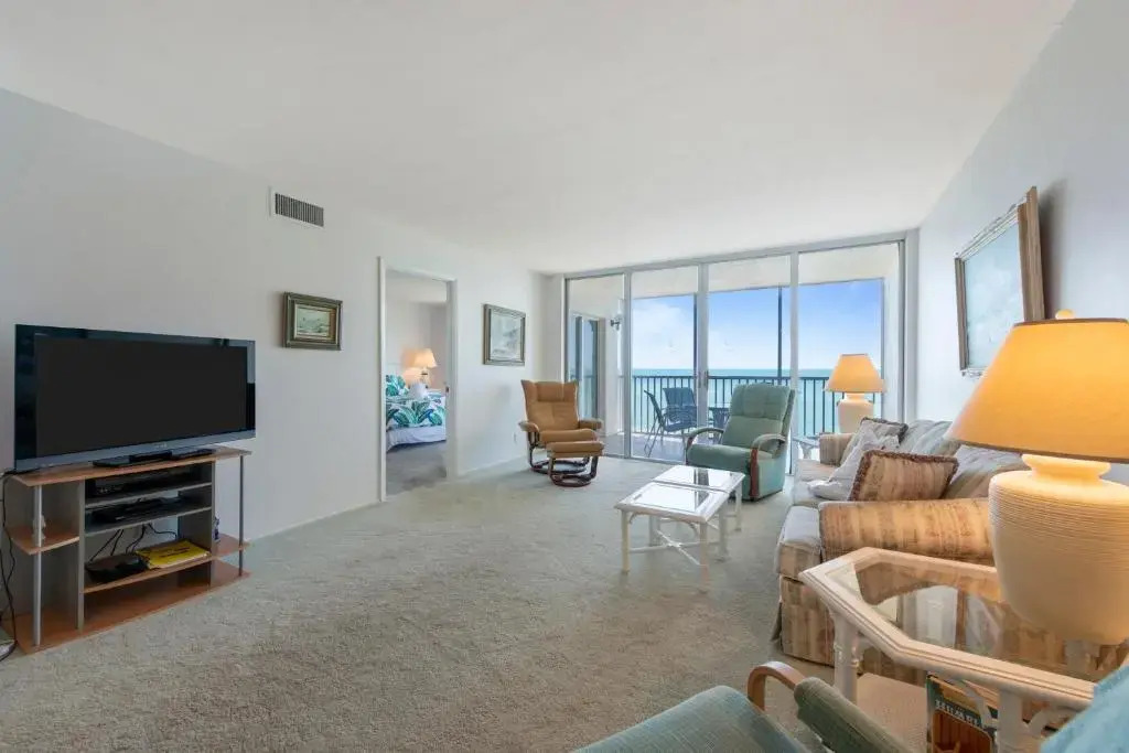 Sun Caper 807, 2 Bedrooms, Gulf Front, Elevator, Sleeps 6, Heated Pool
