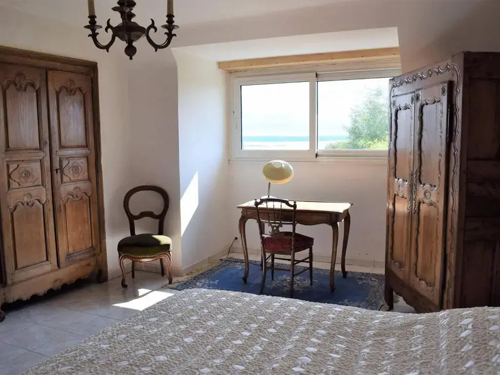Grande maison à Trébeurden avec WIFI, vue mer, jardin et BBQ, 900m de la plage, 9 pers - FR-1-368-147