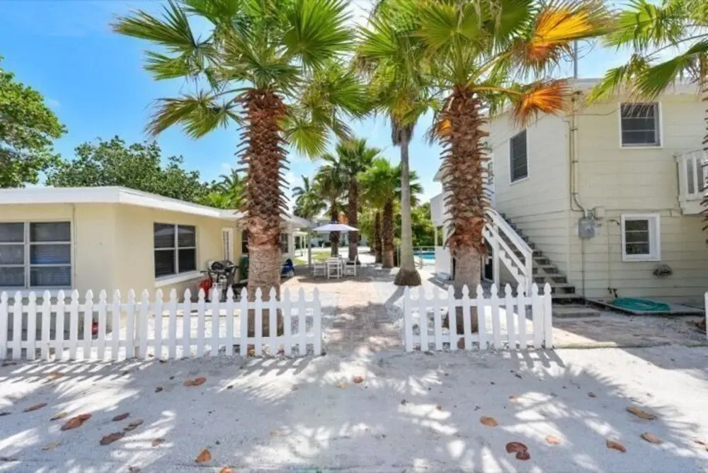 Avenue E #54489 - 3 Br Home