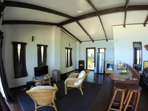 Vaiorea Beach House