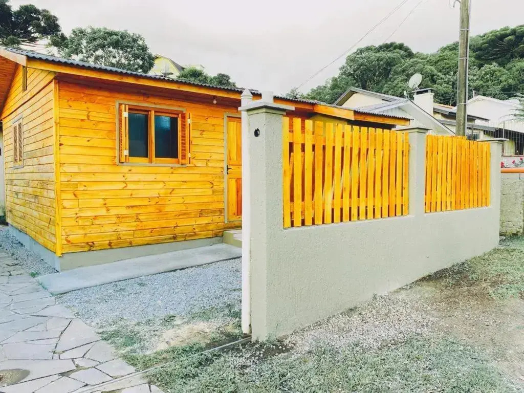 Casa a 600m da Igreja de Canela