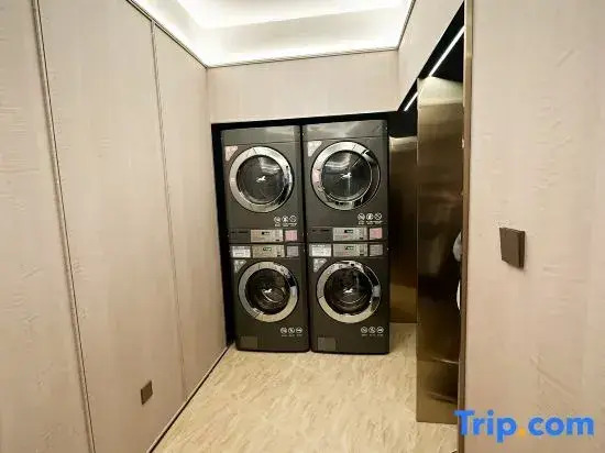 HanTing Hotel (Arun Banner Wangjie Square)