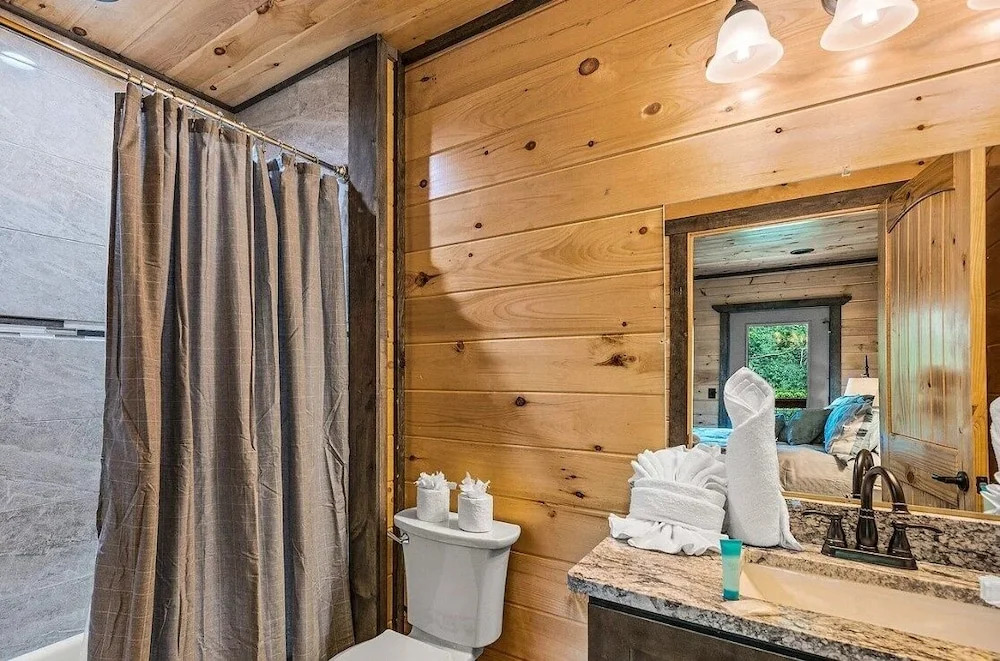 Smoky Top 2 Bedroom Cabin