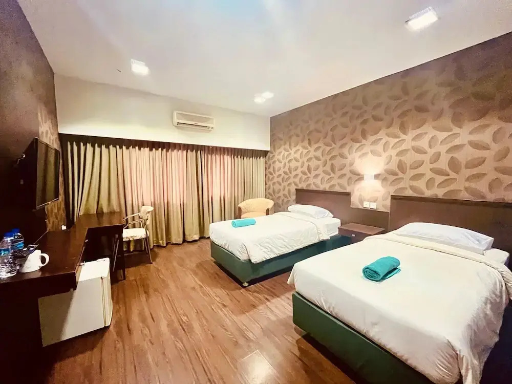 City Hotel