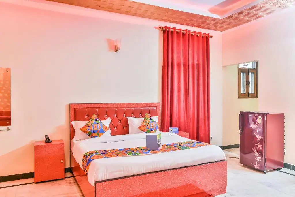 Prakash Apartment By FabHotels