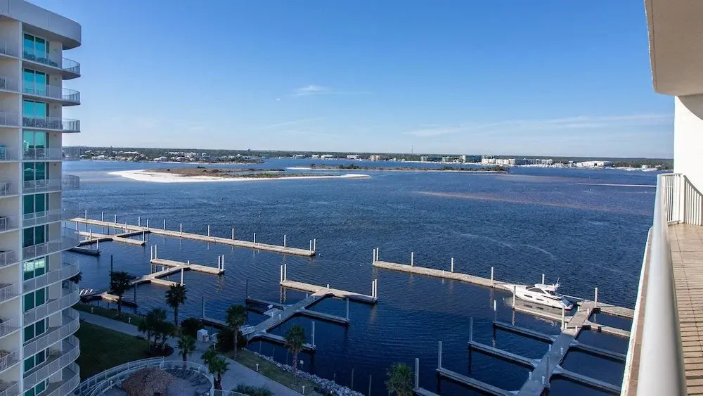 Two-bedroom With Breathtaking Views - Unit Crd1001