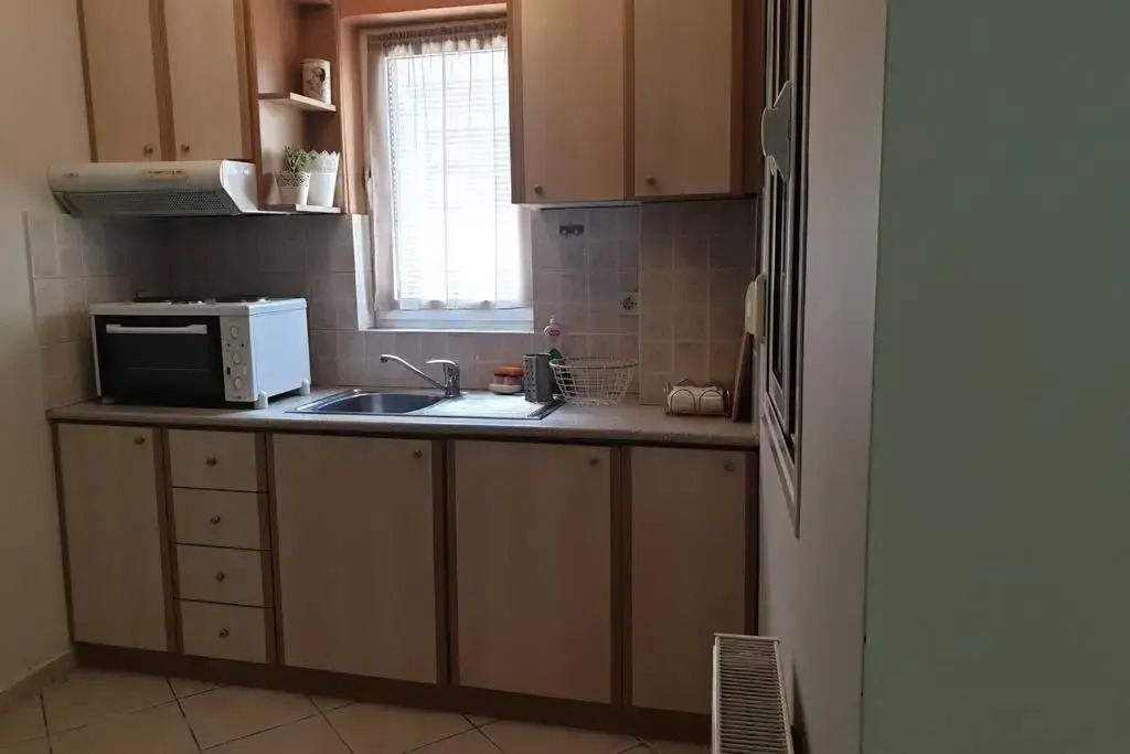 Κεντρικό στούντιο 250m σχεδόν από την παράλια.
