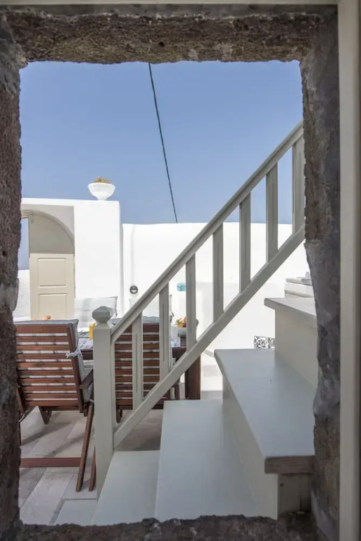 Santorini 180 Degrees