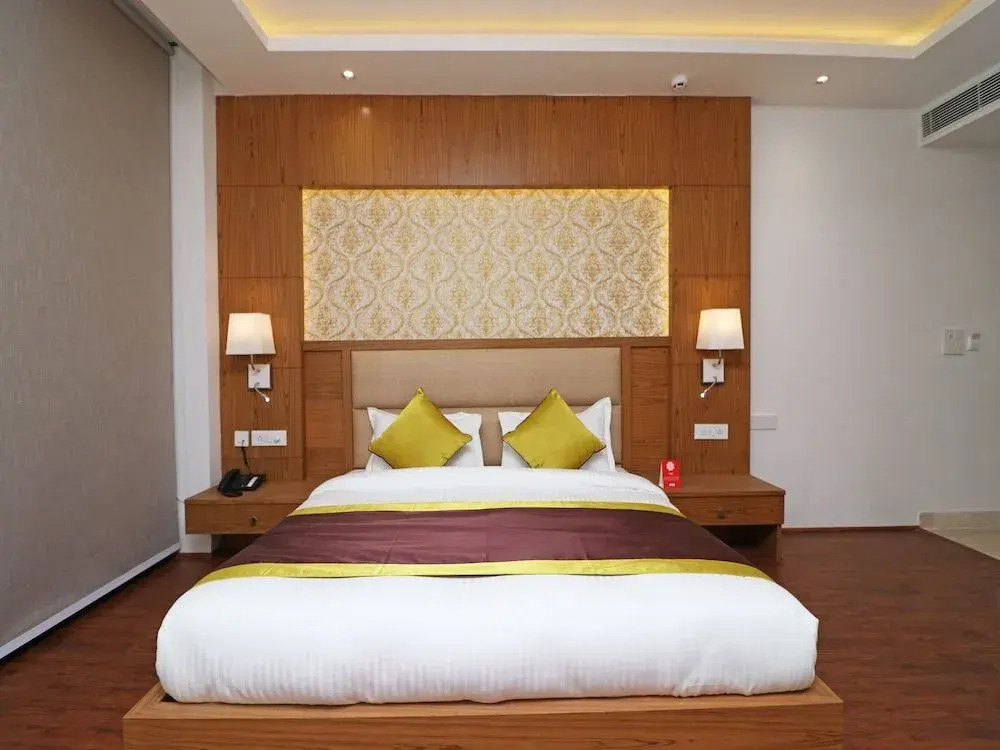 Oyo 10824 Hotel Star Suites
