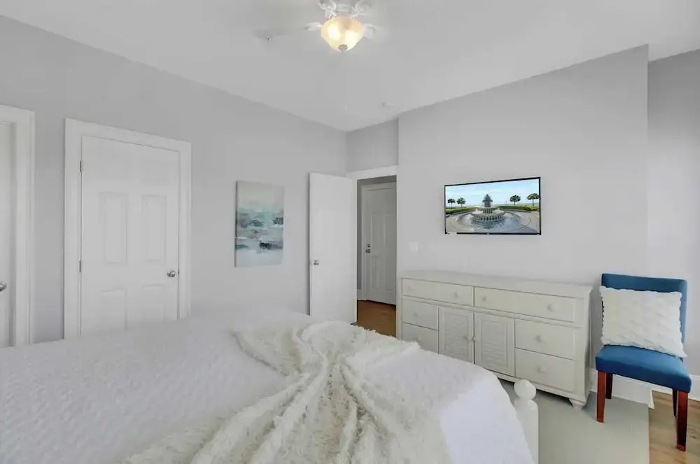 6 10th Avenue by Avantstay Steps to the Beach Pool 2691 Sqft