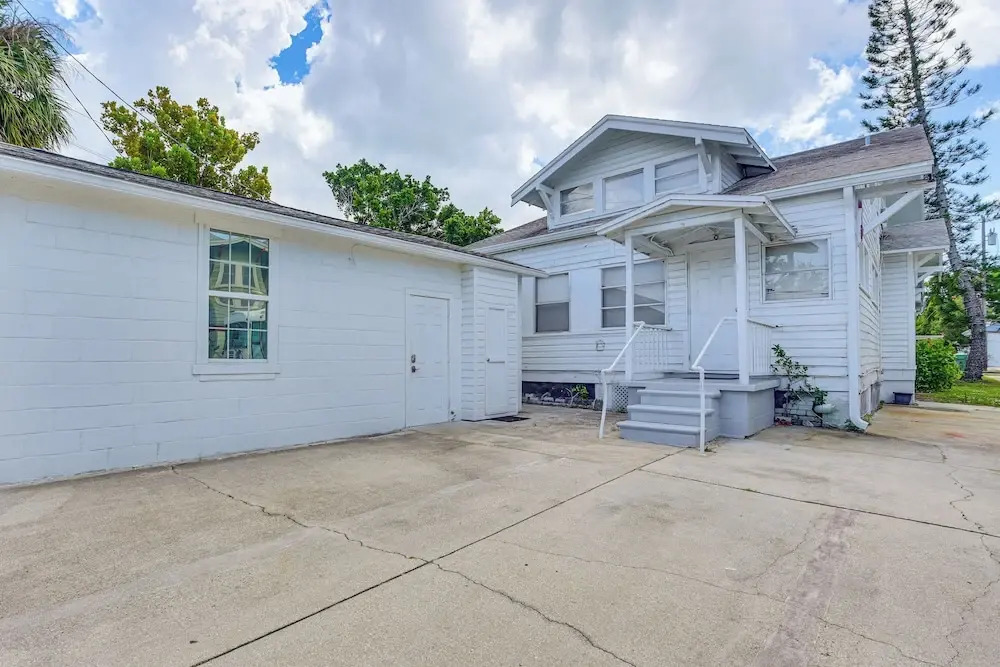 Stroll to Bradenton Riverwalk! Stylish Apartment