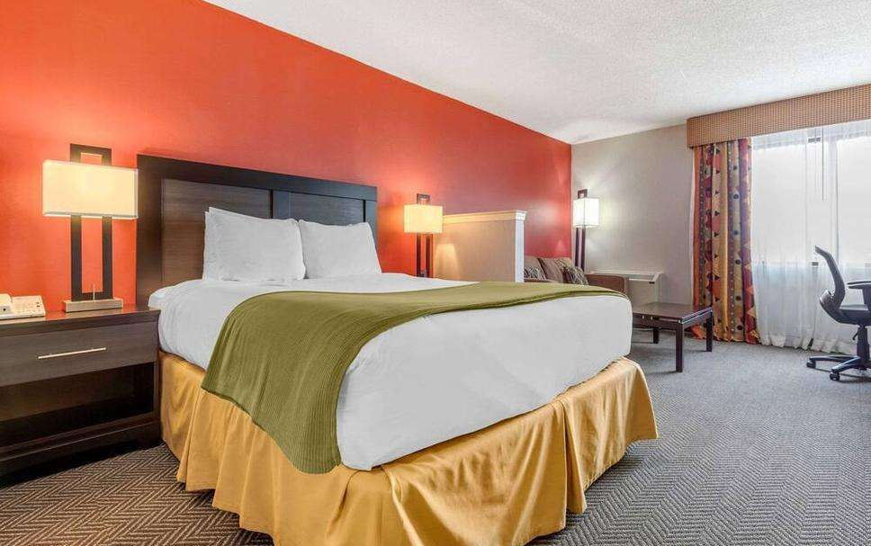 Quality Inn & Suites Toronto West 401-Dixie