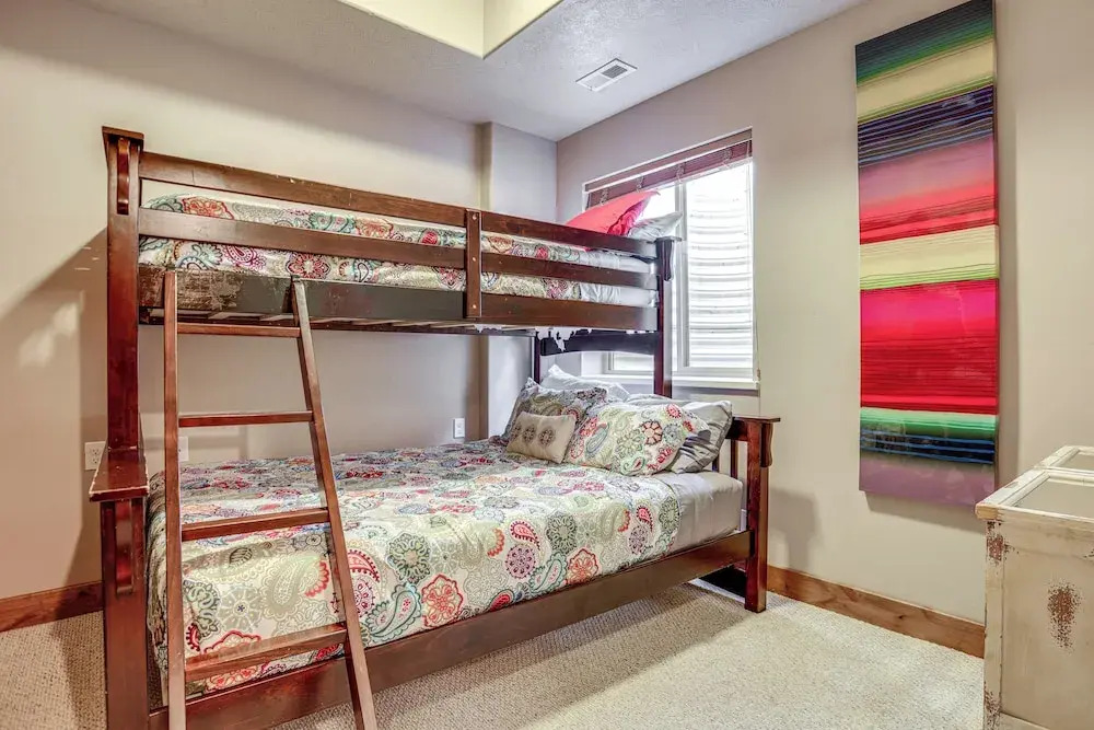 Ski, Hike & Relax: Eden Condo w/ Hot Tub Access