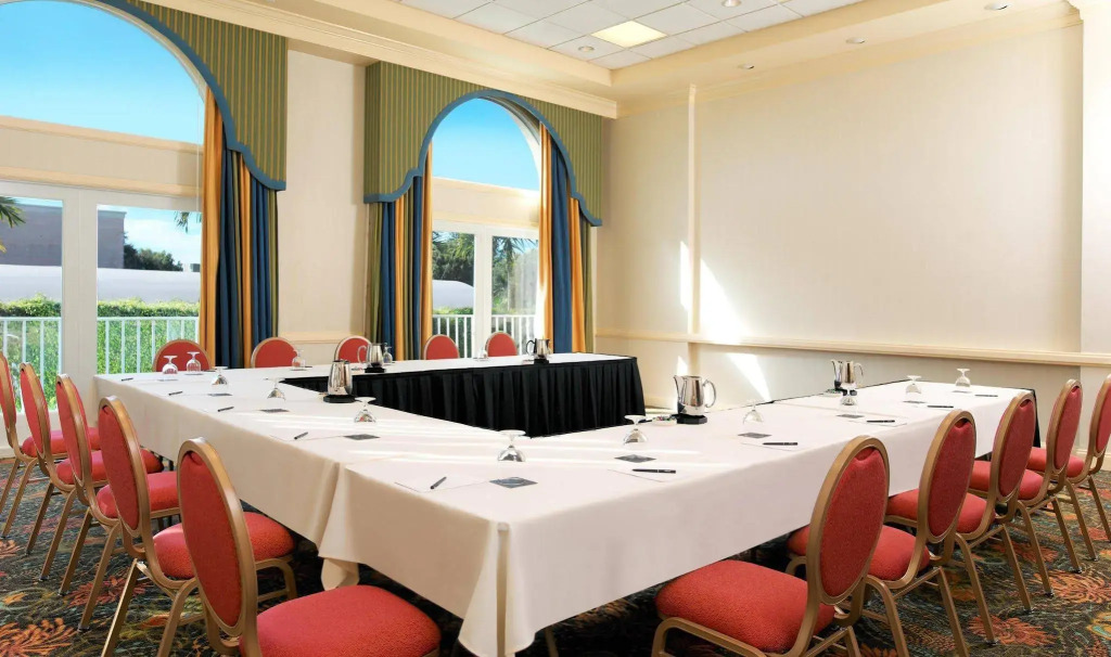 Hilton Naples