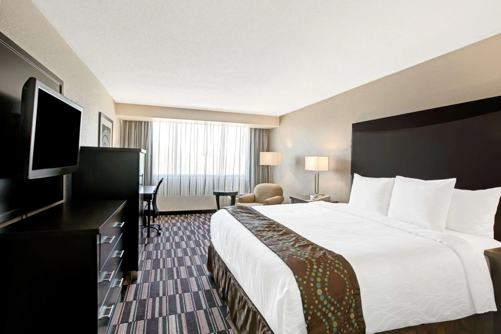 Ramada Plaza & Conf Center by Wyndham Charlotte Airport