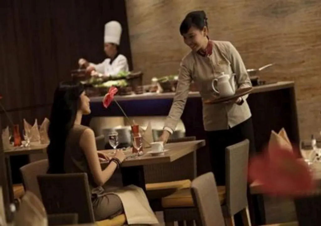 Hotel Santika Pandegiling - Surabaya