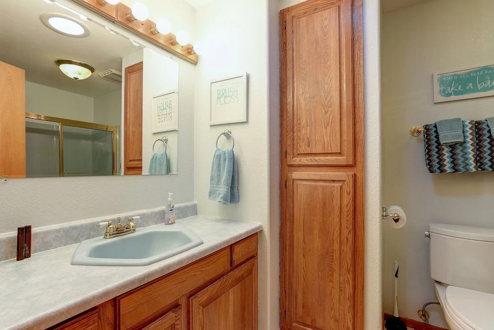Larkspur Trail 3 Bedroom Home by RedAwning