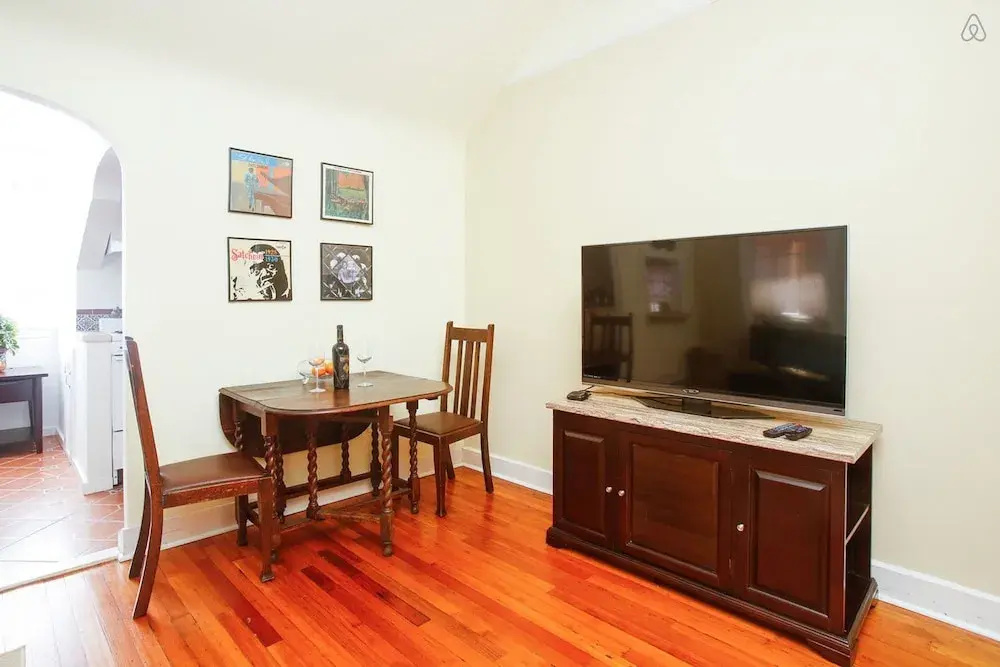 Large 1BR w Pool in Heart of FQ and Bourbon - NOLA