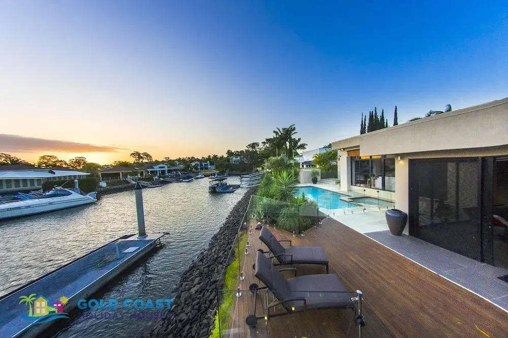 Grandeur on Bay Three