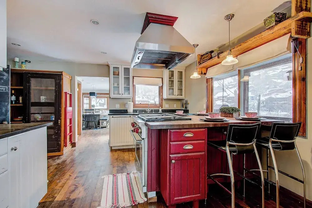 Hillside Overlook by Avantstay Quiet Mountain Getaway w/ Incredible Views!