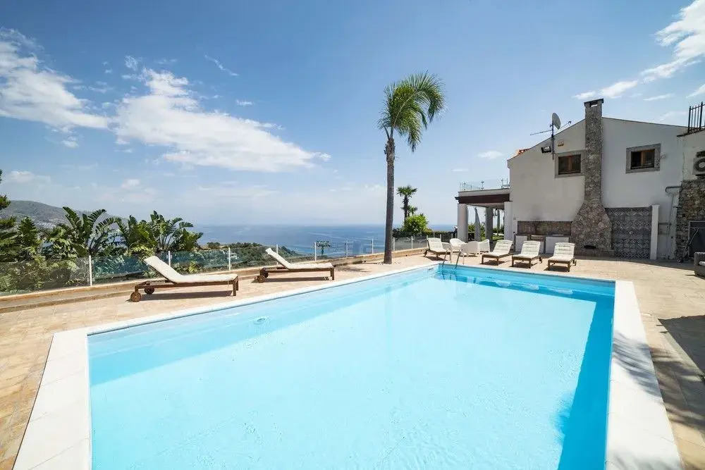 Villa Taorum
