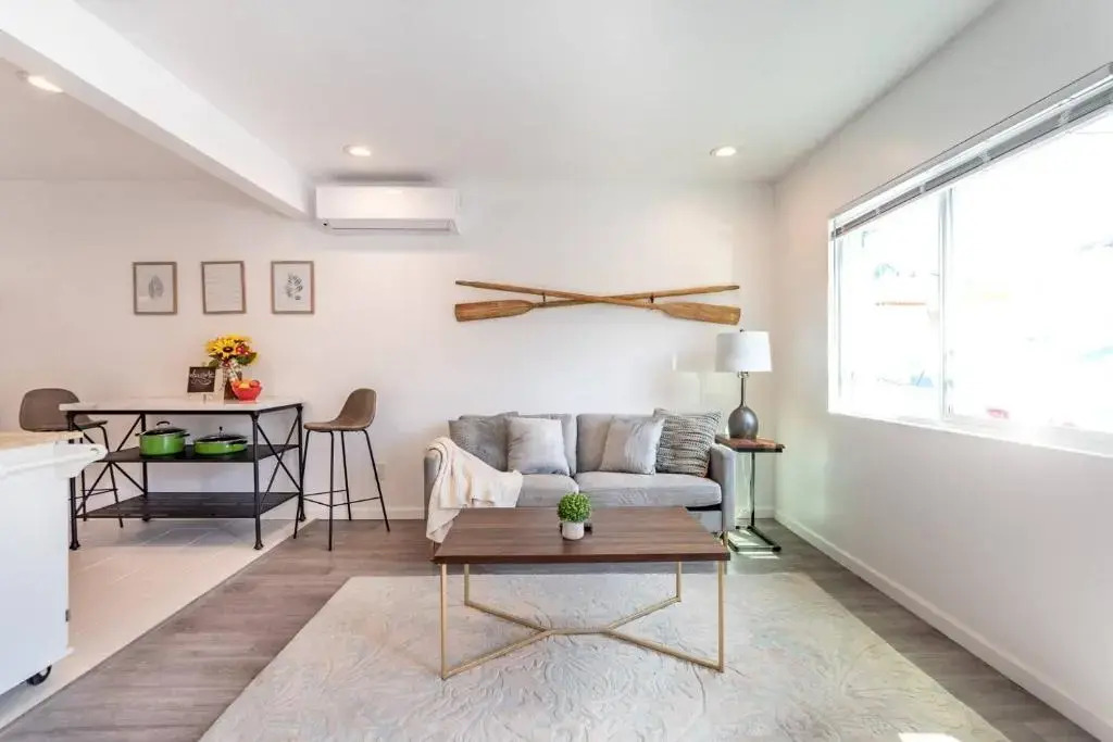 Leighton Campus Apt