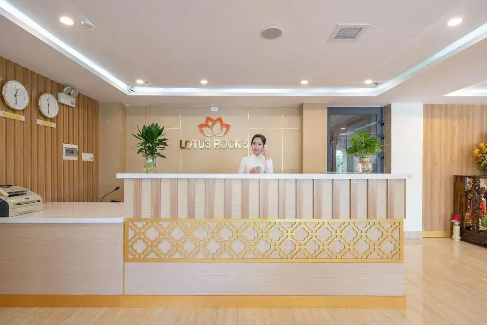 Lotus Rock 05 Hotel