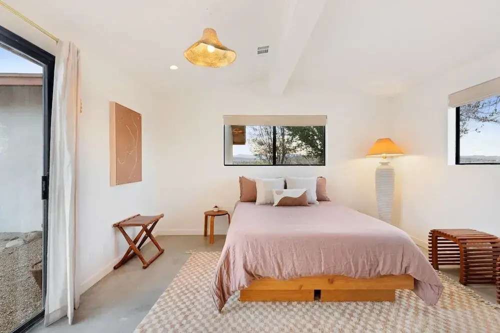 Terracasa - Hot Tub, Fire Pit, Outdoor Shower & Endless Views 2 Bedroom Home by RedAwning