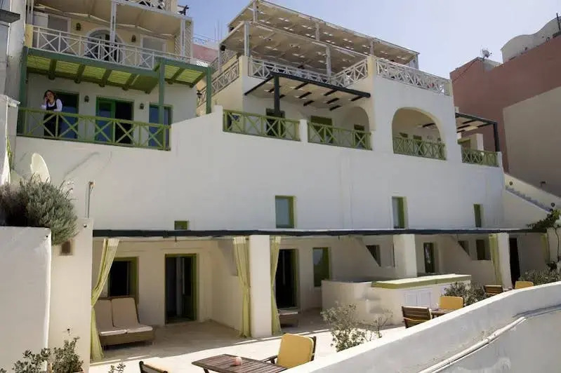 Adamis Majesty Suites