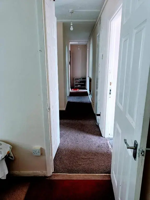 London Double Room with free parking and wifi