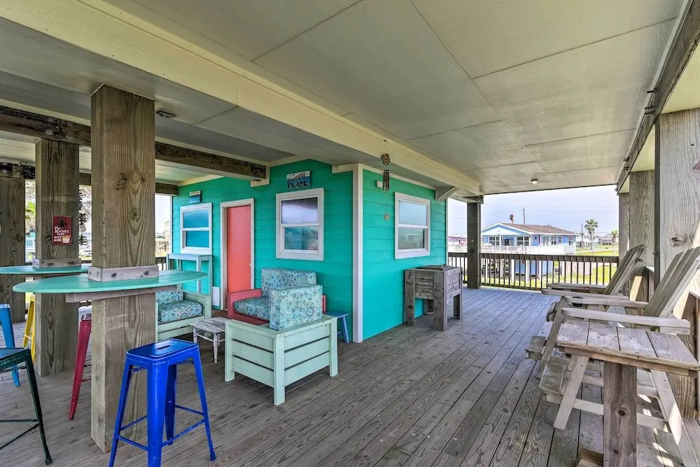Surfside Beach Home w/ Views, Steps to Shore!