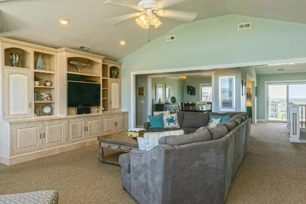 Pier Pleasure by Oak Island Accommodations