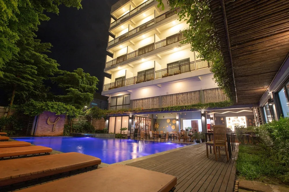 Yani Hotel