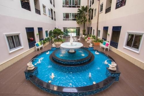 The Grand Paradise Suite