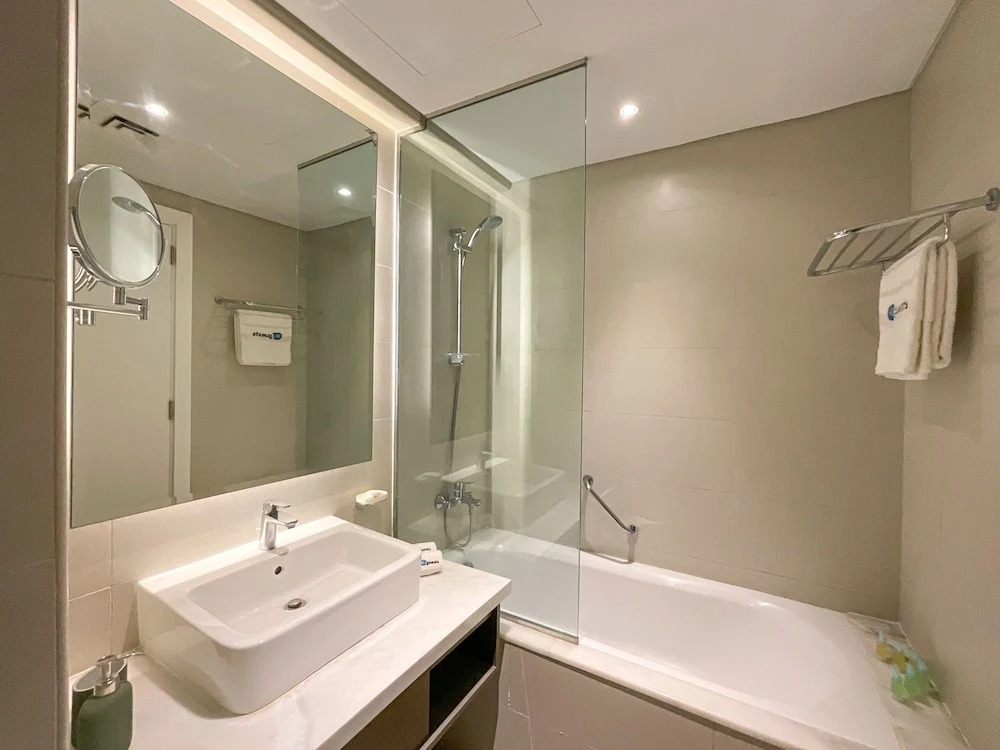 Canal view Studio and One Bedroom Apartments, Damac Maison Prive by TSHH