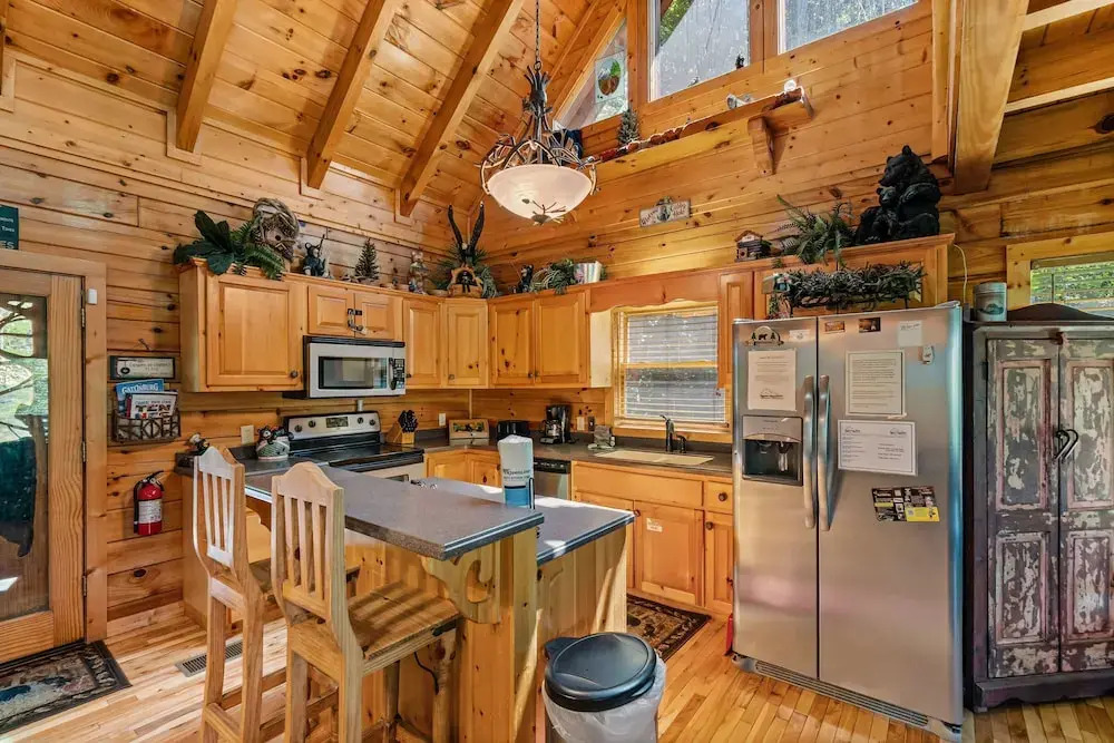 Luxurious Nine Bears Home Minutes Away to Gatlinburg by Redawning