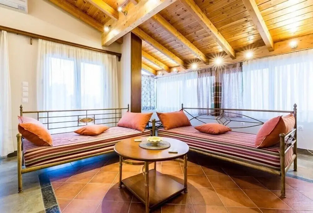 Hollywood house for 9 people in Thessio