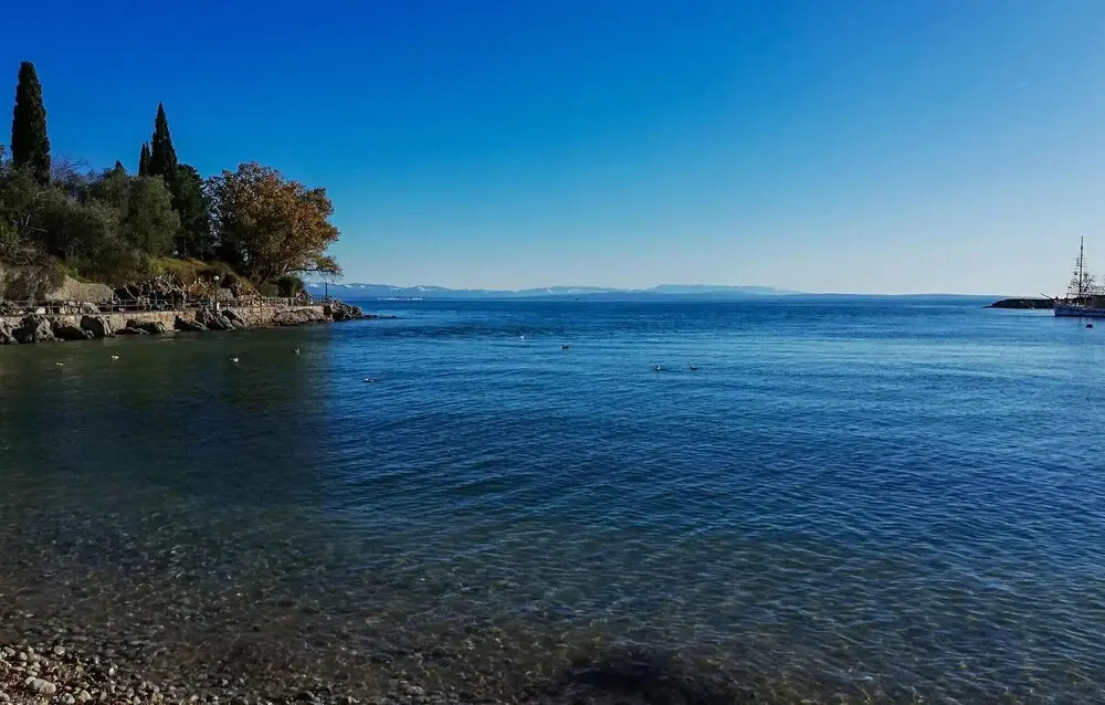Stunning Home in Ika With 4 Bedrooms and Wifi