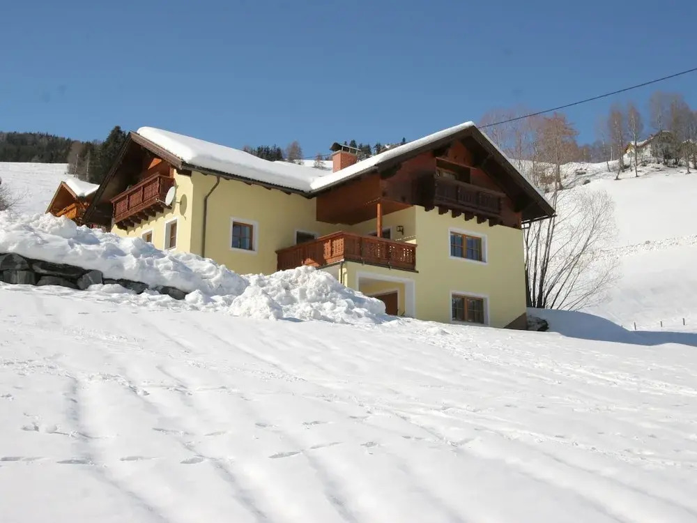 Beautiful Luxury 5 Star Chalet, 17 People With In-house Wellness Centre. A Winner!