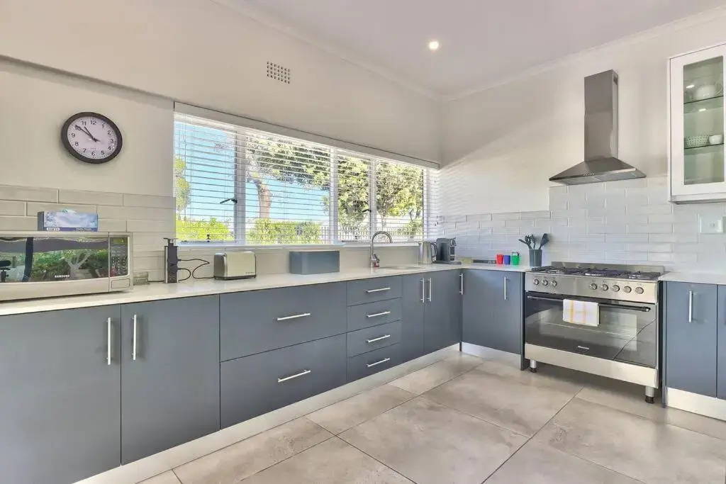 Family Home, WiFi, Patio, Secure Parking