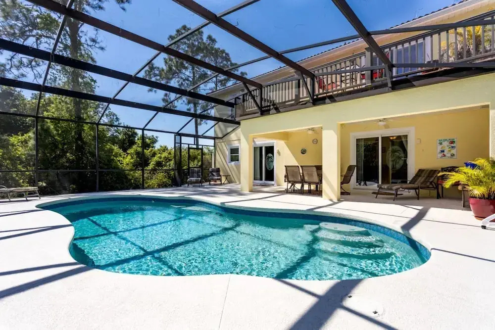 Amazing Modern 5 bed Villa With South Facing Pool Overlooking Conservation and Woodland