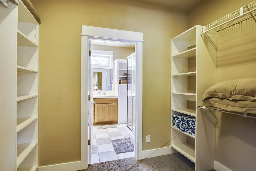 Big Canyon Home with Pool, Hot Tub, and Deschutes River Trail Access by RedAwning